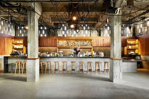 Ace Hotel Los Angeles, Commune Design, Unusual Hotels, Hotel Los Angeles, Ace Hotel, Bar Interior, Adaptive Reuse, Hotel Bar, Design Hotel