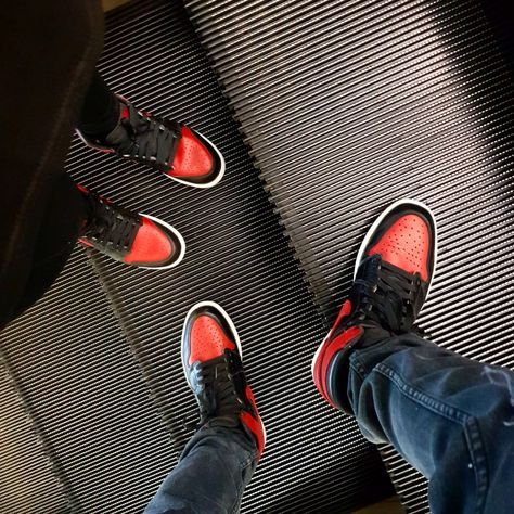 #jordan1 #jordan1bred #jordanbred #couplegoals Sneakerhead Couples, Matching Shoes For Couples, Couple Shoes Matching, Jordan Couples, Shoes For Couples, Jordan Bred, Couple Sneakers, Sneakers Jordan, Red Jordans