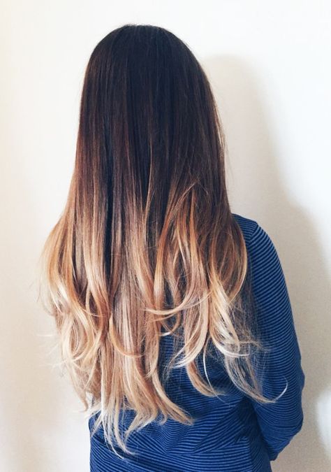 See which three hair color trends no one is following anymore; plus, meet the three trends replacing them. Balayage Straight, Dyed Hair Ombre, Ombre Blond, Short Ombre Hair, Brown Ombre Hair, Fesyen Rambut, Ombre Hair Color, Brown To Blonde, Blonde Ombre