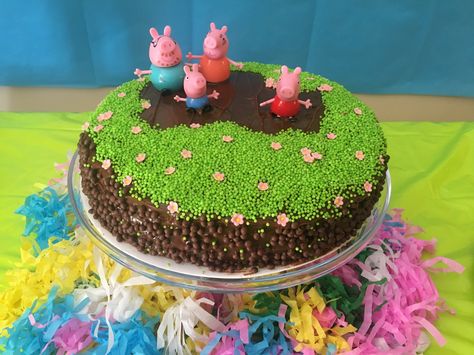 Diy Peppa Pig Cake, Easy Peppa Pig Cake, Peppa Pig Diy, Cake Diy Easy, Birthday Cake Diy, Peppa Pig Birthday Decorations, Ideas For Birthday Cake, Peppa Party, Peppa Pig Birthday Cake