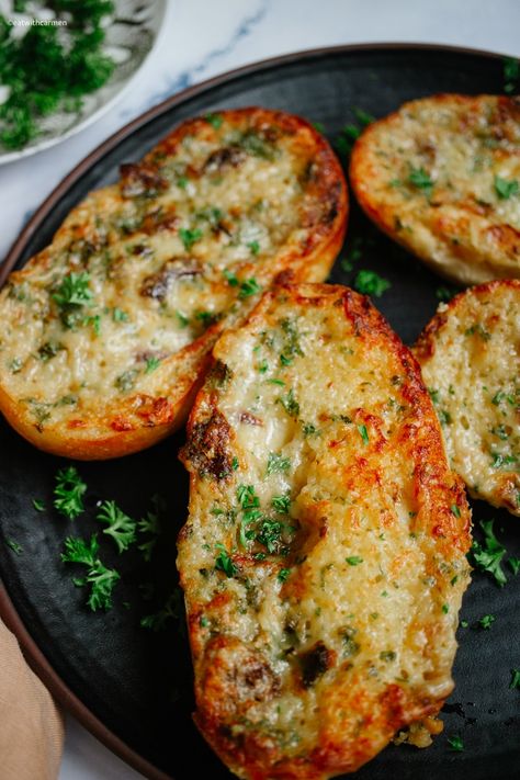 Garlic Bread Photography, Brown Rice Side Dish Recipes, Homemade Garlic Cheese Bread, Healthy Garlic Bread, Garlic Cheese Bread Recipe, Brown Rice Side Dish, Air Fryer Garlic Bread, Hor Dourves, Cheese Bread Recipe