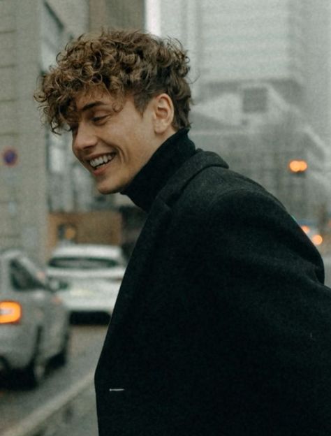 One of my top 3 favorite pictures of Bene Schulz Boys Haircuts Curly Hair, Hair Tips For Men, Boys Curly Haircuts, Long Curly Hair Men, Men's Curly Hairstyles, Mens Hairstyles Curly, Male Haircuts Curly, Men Haircut Curly Hair, Medium Length Curly Hair