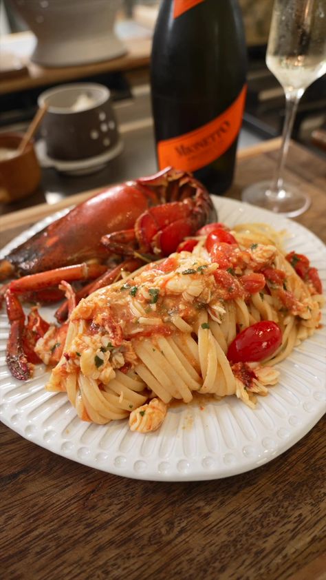 Here’s my classic “Lobster Linguine” made and paired with Mionetto Prosecco. Happy Holidays! 🇪🇺CAMPAIGN FINANCED ACCORDING TO EU REGULATION NO. 1308/2013... | By The Pasta Queen Lobster Linguine, Mionetto Prosecco, The Pasta Queen, Pasta Queen, Lobster Pasta, Mosaic Kitchen, Simple Diet, Easy Peasy Recipes, Linguine Pasta