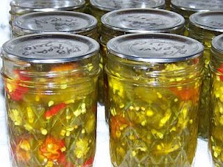 bread and butter pickled jalapenos Bread And Butter Jalapenos, Marinated Peppers, Homestead Canning, Recipes For Canning, Canning Peppers, Pickled Jalapenos, Canned Jalapenos, Cowboy Candy, Pickled Peppers