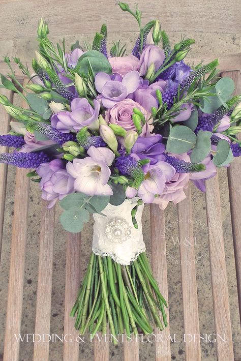 Purple Bouquets, Wedding Flower Guide, Wedding Flowers Peonies, Purple Wedding Bouquets, Lilac Wedding, Flower Guide, Purple Wedding Flowers, Peony Wedding, Trendy Flowers