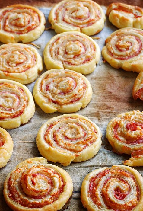 Bacon Puff Pinwheels Recipe — Eatwell101 Recipes Puff Pastry, Pinwheels Recipes, Bacon Puffs, Pastry Pinwheels, Puff Pastry Pinwheels, Glutenfri Baking, Puff Pastry Appetizers, Pastry Appetizer, Pinwheel Recipes