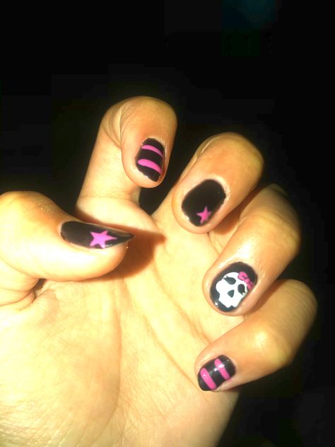 Monster High Nails, High Nails, Y2k Nails, Halloween 2024, Swag Nails, Simple Nails, Short Nails, Monster High, Nails Inspiration