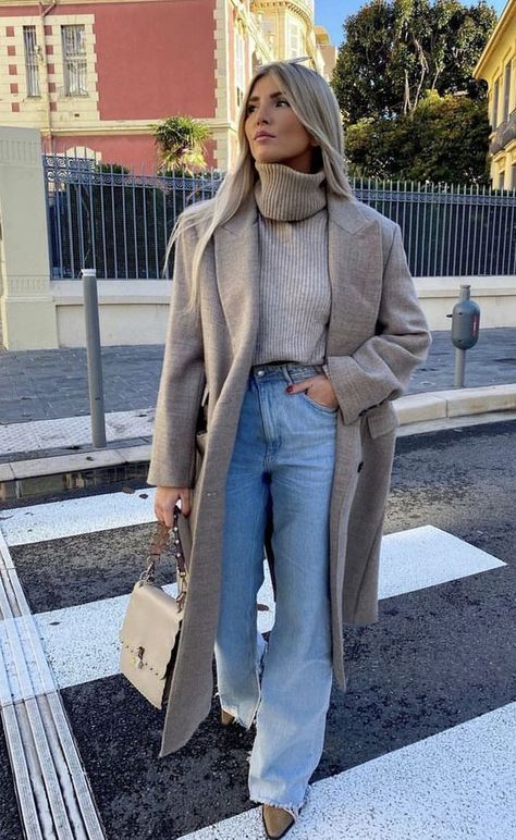 Fashion Buyer Outfit, Fall White Trousers Outfit, March New York Outfits, February Fashion 2024, What To Wear In Nyc In March, Nyc Broadway Outfit, Mom Fall Outfits 2023, Really Cold Weather Outfits, Light Wash Jeans Outfit Fall