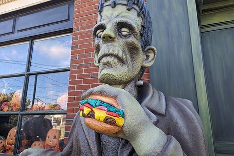 Themed Restaurant, Impossible Burger, Peter Cushing, Fulton Street, Vincent Price, Horror Lovers, Horror Icons, Triple H, Classic Horror