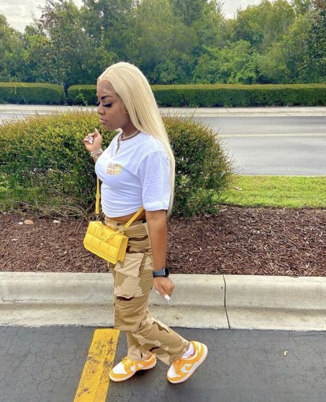 Yellow And White Dunks Outfit, Jordan 11 Yellow Snakeskin Outfit, Yellow Dunks Outfit Black Women, Yellow Dunks Outfit, Yellow Dunks, Dunks Outfits, Dunk Outfits, Girl Grillz, Dunk Outfit