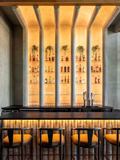 Unique Bar Counter Design, Gin Bar Design, Restaurant Lounge Interior Design, Bottle Shop Design, Bistro Bar Design, Restaurant Bathroom Ideas, House Bar Design, Contemporary Bar Design, Bar Back Design