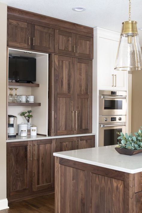 Walnut Cabinetry and Coffee Bar in Kitchen Walnut Cabinets Kitchen, Walnut Kitchen Cabinets, Laminate Kitchen Cabinets, Functional Kitchen Design, Walnut Kitchen, Kabinet Dapur, Laminate Kitchen, Coffee Bars In Kitchen, Walnut Cabinets