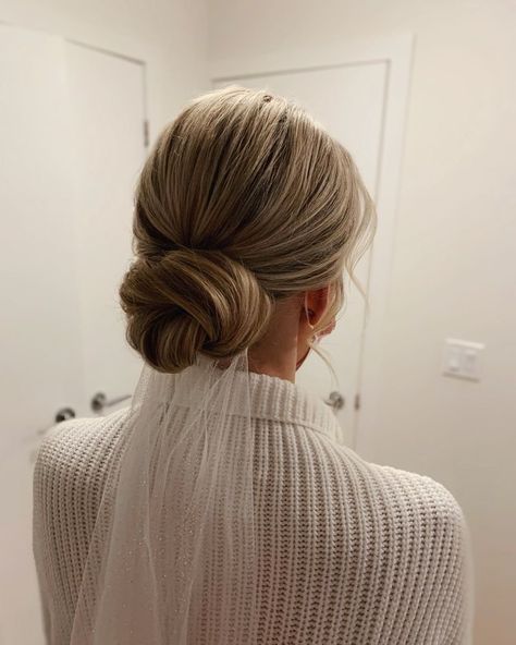 Summer Bridal Updo, Classy Bridal Updo With Veil, Low Bun Wedding Hair With Extensions, Modern Bridal Updo With Veil, Hair Updos Wedding Bride, Low Bun With Veil Underneath, Wedding Hair Updo Ponytail, Natural Wedding Updo, Clean Wedding Bun