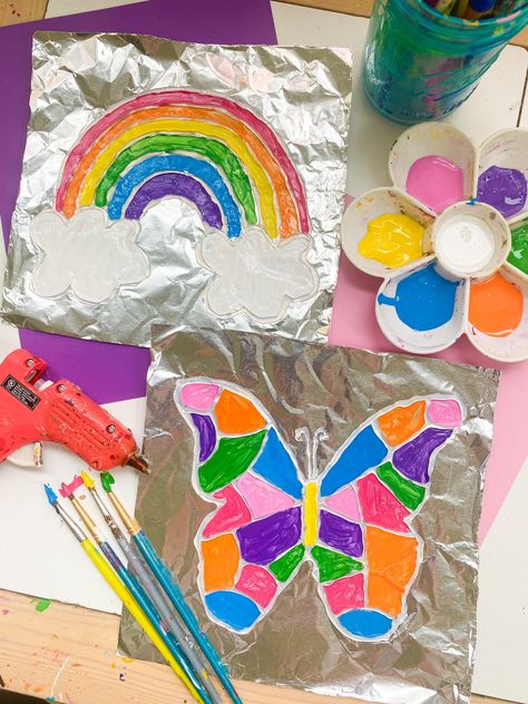 Puffy Paint Crafts, Painting Crafts For Kids, Preschool Painting, Foil Painting, Summer Camp Art, Paint Trays, April Crafts, Camp Crafts, Bubble Painting