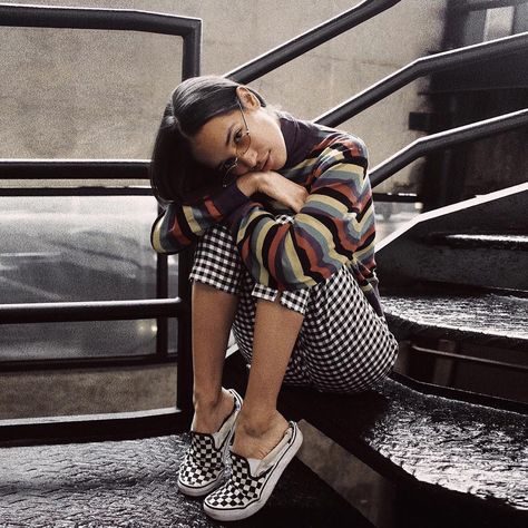 Checkered Vans Mixed Print Outfit Checked Vans Outfit, Checkerboard Vans Outfit Women, How To Style Vans, Checkerboard Vans Outfit, Socks With Vans, Slip On Vans Outfit, Platform Vans Outfit, Vans Outfit Womens, Outfit With Vans