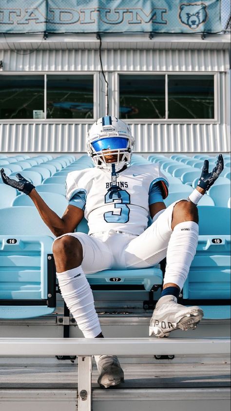 Football Photo Shoot Ideas, College Football Wallpaper, Nfl Drip, Football Photoshoot, Cool Football Pictures, Highschool Football, Football Swag, Football Protective Gear, American Wallpaper