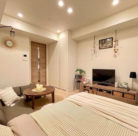 Single Dorm Room, Japanese Apartment, Army Room Decor, Studio Apartment Living, Tiny Apartments, Small Room Design, Room Makeover Bedroom, Small Room Bedroom, Cozy Room