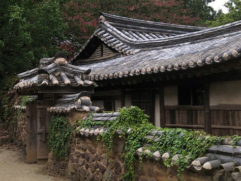 old houses korea | Recent Photos The Commons Getty Collection Galleries World Map App ... Old Korean House, Korean House, Asian House, Beach Side, Architecture Ideas, Hair Idea, Unique Things, Design Sketch, Old House