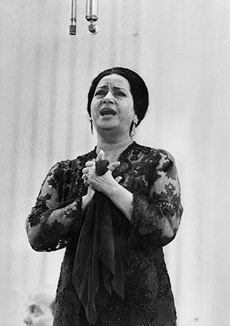 Oum Kalthoum Umm Kulthum, Egyptian Poster, Egyptian Beauty, Egyptian Actress, Old Egypt, Arabic Art, Old Singers, Famous Singers, Soul Music