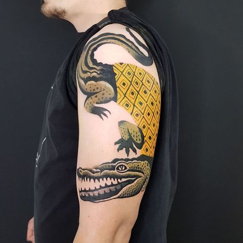 Japanese Alligator Tattoo, Alligator Tattoo, Crocodile Tattoo, Le Tattoo, Epic Tattoo, Red Ink Tattoos, Tattoo Style Drawings, Modern Tattoos, Dark Tattoo