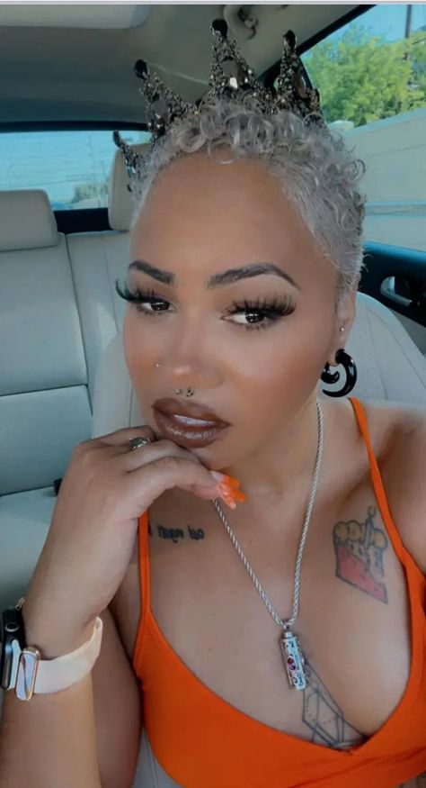 Tapered Short Hair Black Women, Short Platinum Blonde Hair, Natural Hair Haircuts, Short Textured Hair, Short Hair Designs, Black Hair Short Cuts, Hair Black Women, Short White Hair, Short Shaved Hairstyles