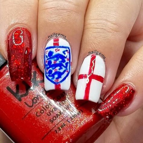 red nails glitter uefa euro 2020 england football footy nails gel polish manicure nail art design three lions blue white flag England Football Nails, England Nails, British Nails, Em Nails, Football Nails, Flag Nails, Glittery Nails, England Football, Disney Tattoos