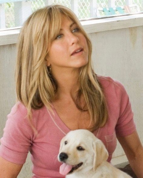 Jennifer Aniston in Marley and Me French Haircuts, Growing Out Bangs, Jeniffer Aniston, Cut Bangs, Marley And Me, Jennifer Aniston Hair, Jennifer Aniston Style, Jenifer Aniston, Jen Aniston