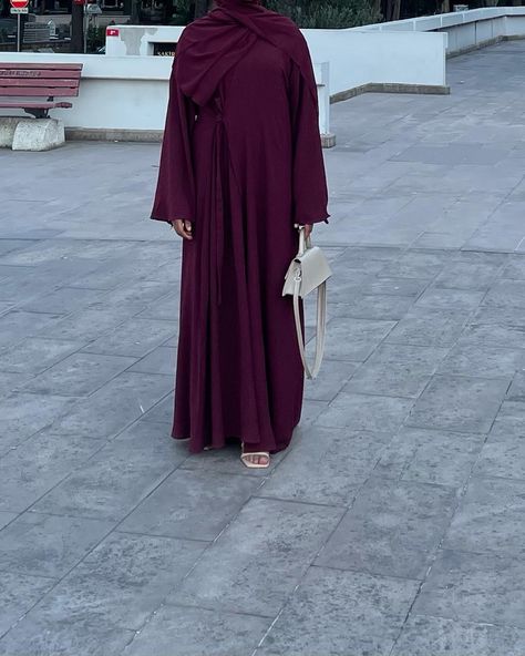 Burgundy Abaya, Modest Fits, Abaya Fashion, Muslim Women, Women Dress, Dress Fashion, Outfit Inspo, Quick Saves