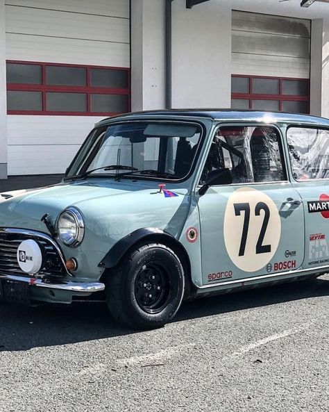 Mini Morris, Mini Cooper Classic, Cafe Racing, Mini Coopers, Austin Mini, Mini Clubman, Mini Countryman, Vintage Race Car, Mini Cooper S