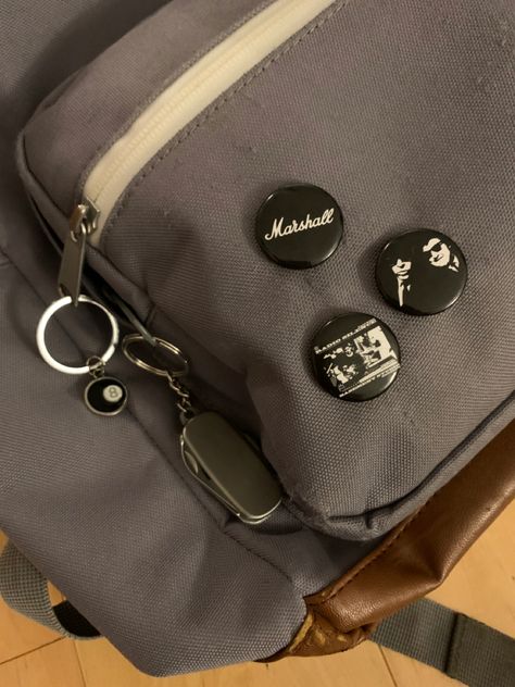 #streetwear #fashion #pins #brandymelville #blackandwhite #8ball #backpack Brandy Melville Pins, Brandy Melville Bag, Pins On Backpack, Brandy Melville, Streetwear Fashion, Brandy, Street Wear, Backpacks, Pins