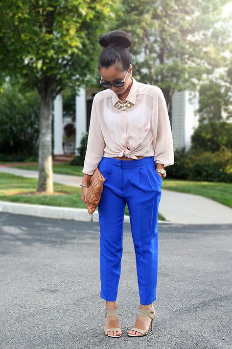 cobalt blue trousers Summer Trousers Outfits, Blue Trousers Outfit, Cobalt Blue Pants, Bright Blue Pants, Wide Leg Trousers Outfit, Chic Jean Outfits, Royal Blue Outfits, Royal Blue Pants, Boston Style