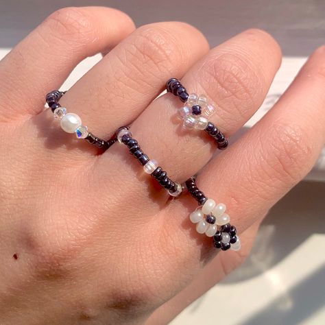 Cute Bracelets To Make, Cincin Diy, Diy Bracelets With String, Beads Ring, Diy Beaded Rings, Diy Jewelry Rings, Bead Charms Diy, Beaded Ring, Beaded Necklace Diy