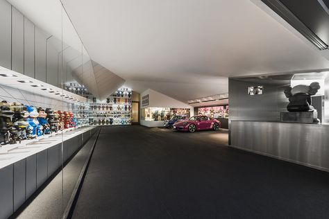 Merida Spain, Garage Showroom, Lux House, Toy Collection Room, Hunter Journal, Collection Room, Soho Hotel, Garden Garage, Luxury Garage