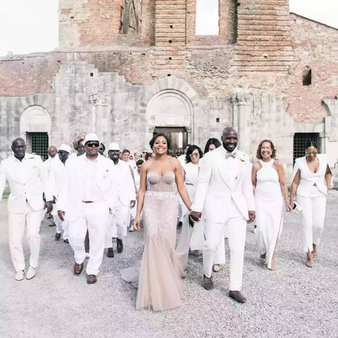 26 Ways to Style Your Wedding Party All White Wedding Party, White Wedding Party, Bridesmaid Groomsmen Gifts, Groomsmen Looks, Advice For Bride, All White Wedding, Munaluchi Bride, Bride Magazine, San Michele