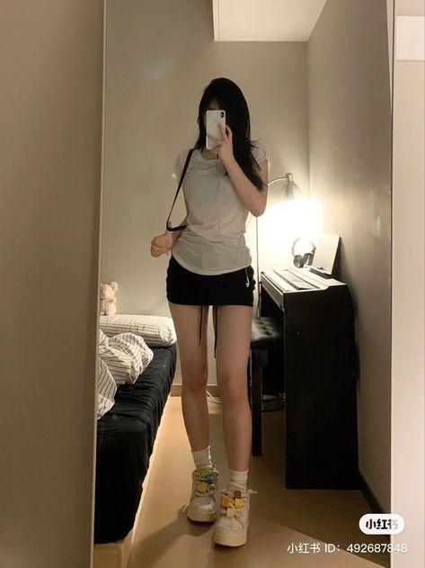 Shorts Fit, Korean Casual Outfits, Girl Things, Easy Trendy Outfits, Simple Trendy Outfits, Sporty Outfits, Dream Body, Korean Outfits, Casual Style Outfits