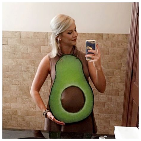 Avocado Halloween Costume Pregnant, Pregnant Avocado Costume, Avocado Pregnancy Costume, Avocado Costume Diy, Baby Avocado Costume, Costume Ideas For Pregnant Women, Avocado Halloween Costume, Avocado Outfit, Pregnancy Painting