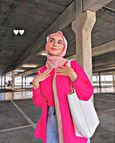 Hot Pink Shirt Outfit, Pink Hijab Outfit, Pink Blouses Outfit, Fuchsia Outfit, Pink Hijab, Hot Pink Outfit, Hot Pink Blouses, Modest Casual Outfits, Muslim Outfits Casual