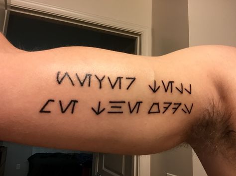 "Never tell me the odds" in the Aurebesh alphabet from Star Wars Star Wars Language Tattoo, Star Wars Empire Tattoo, Never Tell Me The Odds Tattoo, Aurebesh Alphabet, Aurebesh Tattoo, Star Wars Aurebesh, Clone Wars Tattoo, Star Wars Tattoo Ideas, Never Tell Me The Odds