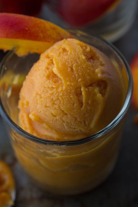 Nectarine Ice Cream, Simple Ice Cream Recipe, Ice Cream Dairy Free, Simple Ice Cream, Nectarine Recipes, Granitas, Sorbet Ice Cream, Easy Ice Cream Recipe, Homemade Snickers