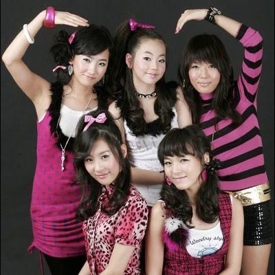 Kpop Mcbling, Wonder Girls Icons, Wonder Girls Kpop, 2000s Asian, 2000s Fashion Women, Wonder Girl Kpop, Kpop 2nd Gen, 2000s Kpop, 2nd Gen Kpop