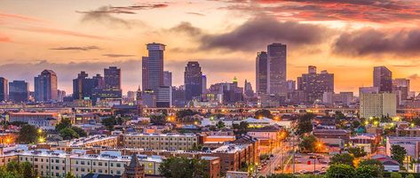 New Orleans Skyline, Long Weekend Trips, Chateau Hotel, Louisiana Usa, Garden District, Romantic Weekend, New Orleans Louisiana, Natural Beauty Tips, Beautiful Places In The World