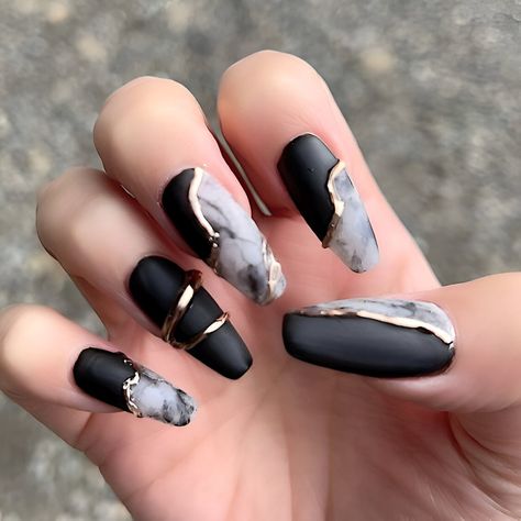 Classy Black Nails, Black Nail Ideas, Black Marble Nails, Black Acrylic Nail Designs, Japanese Nail Design, Quick Nail Art, 3d Nail Designs, New Nail Art Design, Animal Nail Art