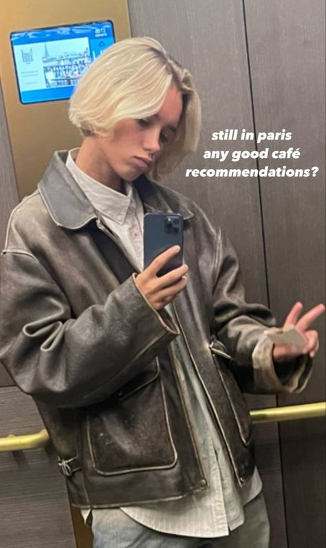 Lena Mantler Outfits, Lena Mantler, Chill Fits, Pretty Ppl, Cool Cafe, Winter Outfits, Hair Styles, Outfit Inspo, Pins