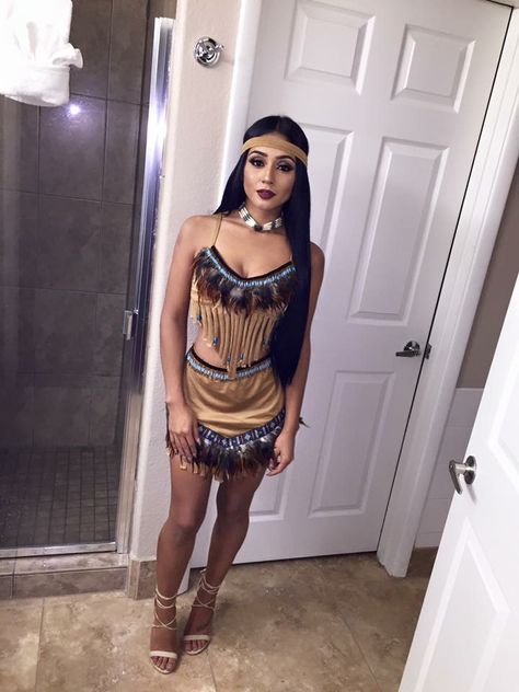 Native American Women Costume, Latina Costumes, Pocahontas Halloween Costume, Halloween Indian, Indian Halloween Costumes, Cosplay Ideas Women, Native American Clothing, Cheerleader Costume, Cute Couple Halloween Costumes