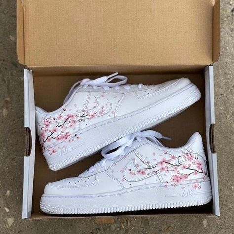 Painted Shoes Diy, Waterproof Paint, Air Force 1s, Nike Airforce 1, Air Force 1 Custom, Custom Air Force 1, Hand Painted Shoes, Leather Paint, Quilling Patterns