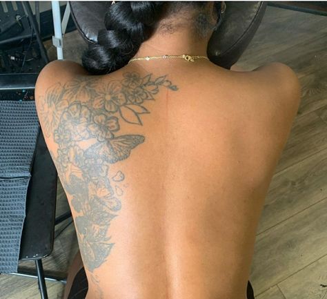 Upper Back Shoulder Tattoo For Black Women, Upper Back Tattoo Black Women, Color Wrist Tattoos For Women, Ethereal Tattoos Black Women, Full Back Tattoo Black Women, Lower Back Tattoos Black Women, Garden Tattoos For Women, Back Tats Women, Girls Back Tattoo Ideas