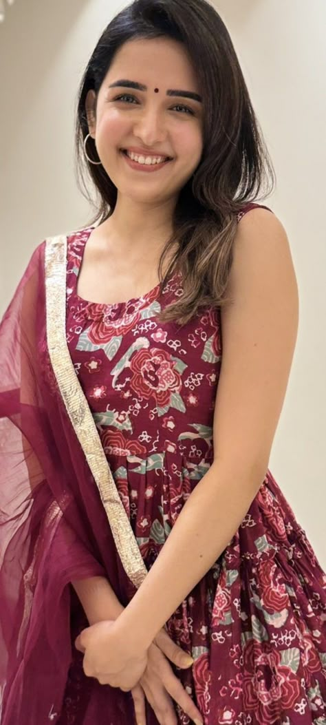 Sherly Setia, Shirley Setia, Wife Material, Tv Actors, Beauty Face, Saree, Actresses, Actors, Tv