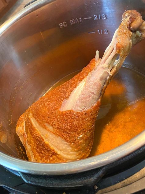 Pressure Cooker Turkey Legs, Dark Turkey Meat Recipes, Instant Pot Turkey Drumsticks, Smoked Turkey Legs Instant Pot, Turkey Leg Instant Pot, Turkey Legs Instant Pot, Crockpot Turkey Legs Recipes, Turkey Drumstick Recipe, Baked Cornish Hens