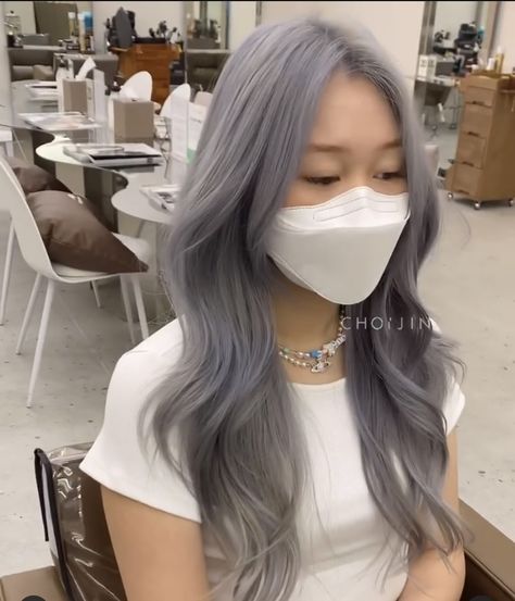 Silver Hair Korean, Hair Korean, Grey Ombre Hair, Haircut Inspo, Grey Ombre, Hair Inspo Color, Korean Hairstyle, Silver Hair, Ombre Hair