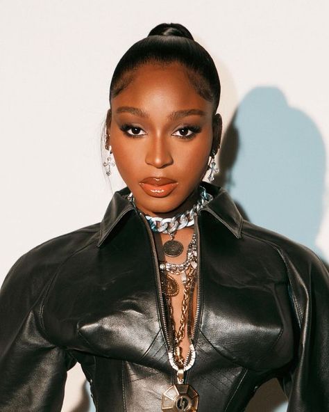 Normani Kordei, Vs Models, Feminine Art, Feminine Energy, Every Woman, Beyonce, Pretty People, Makeup Looks, Black Women